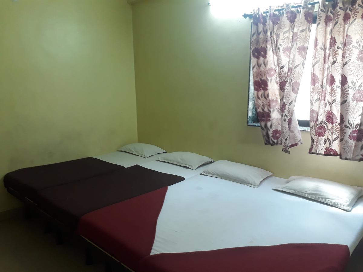 Hotel Gourav Palace Sirdi Kültér fotó